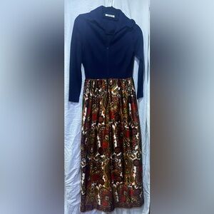 1960’s vintage Domino Fashions maxi dress, no size label. Navy blue w/ paisley.